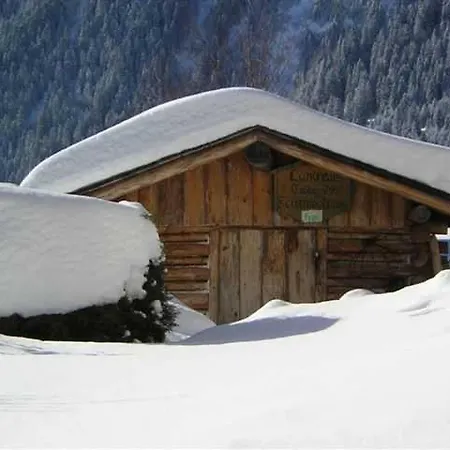 Troeber Apartment *