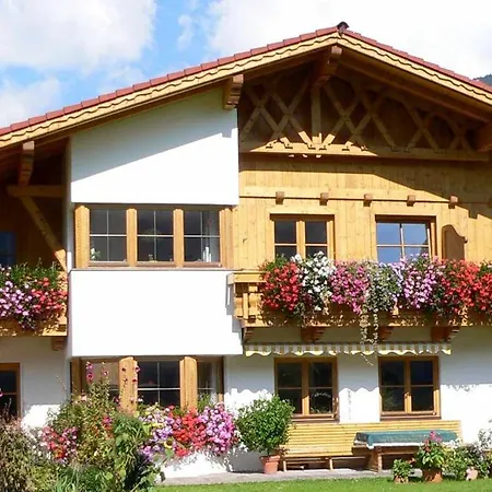 Troeber Lägenhet Grän