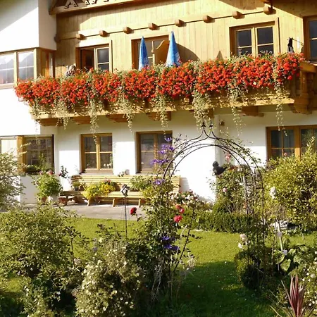 Troeber Apartment *