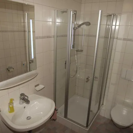 Troeber Apartment *