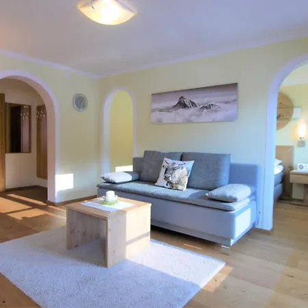 Troeber Lägenhet Grän