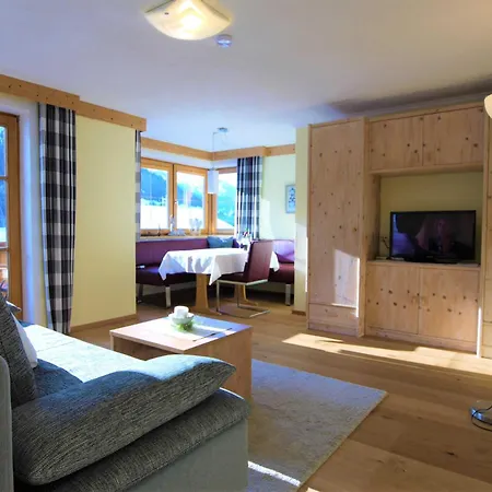 Troeber Apartment *